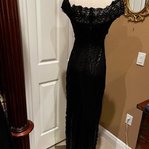 Black flat sequin and lace design gown 4-6
